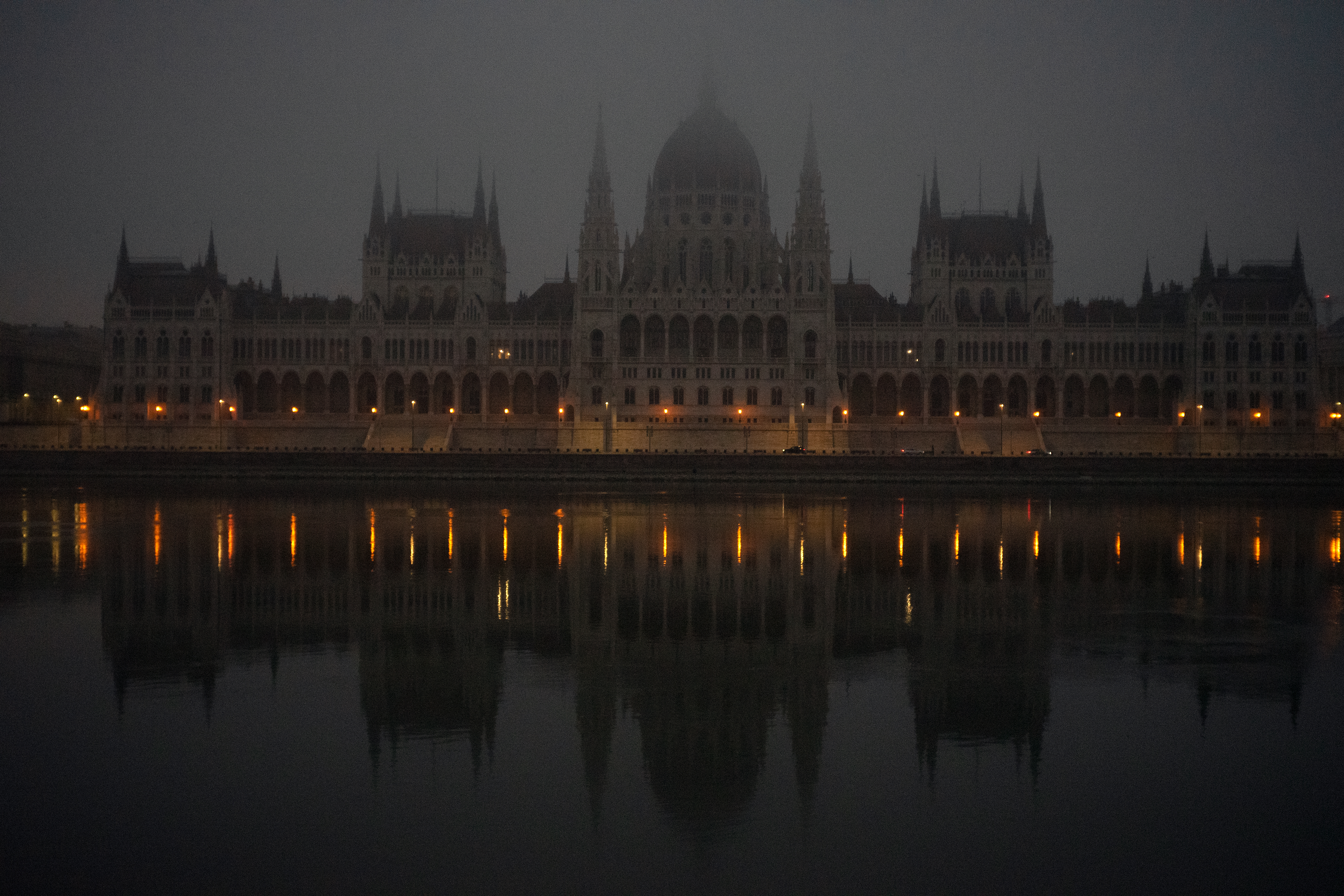 Nighttime image of the Hungarian Parliament Building in Budapest, Hungary, cinematic high resolution, Creative Commons